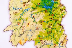 湖南省的城市分五个档次排名，常德与衡阳处于第二档图片