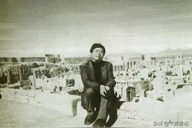 1998年，52岁的余秋雨已名扬国际，51岁的易中天还在为3万元发愁图片