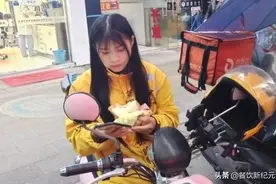 餐饮用工荒的背后：越来越多的女性宁愿送外卖，也不愿去餐馆上班图片