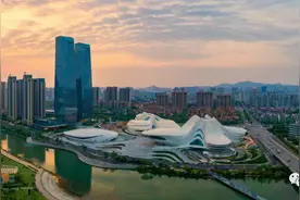 房价低出想象的强省会，80岁老人排队买，年轻人根本没机会图片