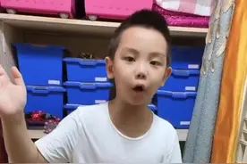 著名歌唱家刘和刚不忘本！儿子穿着朴素家装简陋，曾全村资助上学图片