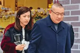 甘比上位史：和李嘉欣相伴十年，刘銮雄为何转身娶了甘比图片