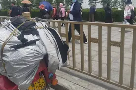 广东普宁小伙为了梦想摩旅西藏，骑国产铃田125摩托车顺利到达图片