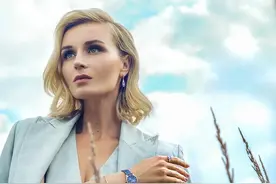 俄罗斯美女、歌手波琳娜.加加丽娜图片