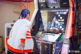 没有在跳舞机上尬舞的中二青春不值得过图片