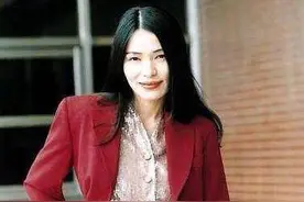 她曾和那英齐名，出轨被丈夫捉奸在床，不后悔赔偿丈夫800万图片