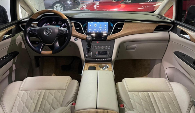 别克4S店老板指望能赚钱，只能全依赖这款多功能保姆车？