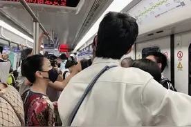 周迅素颜曝光引网友爆笑：周女士，请记得自己是个女明星哈哈哈图片