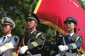 她是最美仪仗队队长：是父母的骄傲 山东的骄傲 更是国家的骄傲图片