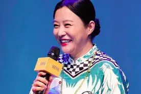 明星有多自律？42岁郝蕾成功减肥，54岁李若彤身材凹凸有致图片