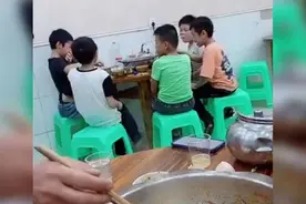 五个小孩子“饭店聚餐”火了，对未来侃侃而谈，团结得像五排开黑图片