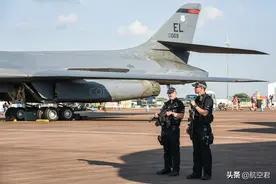 强敌大棒，细品B-1B“枪骑兵”超音速变后掠翼战略轰炸机图片