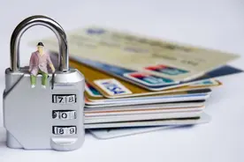 信用卡小白：提前还款后能再刷卡吗？银行经理：3种情况不让刷图片