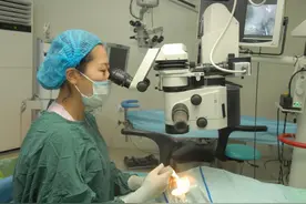 逆行使者 传递真情——哈医大一院眼科张弘教授团队疫情期间成功开展我省唯一两例角膜移植手术图片
