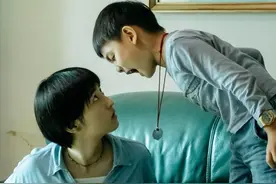 《我的姐姐》揭露了多少家庭真相：高龄生二胎，坑了老大毁了老二图片