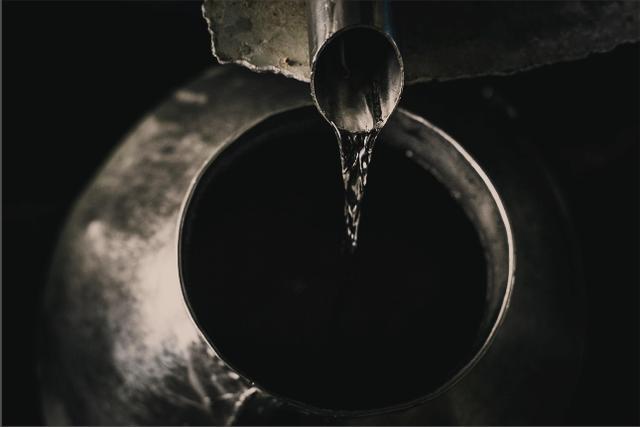 白酒芬芳秘诀：调酒师手里的“秘制调味品”