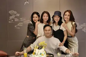 袁咏仪为张智霖庆生50岁，广邀女星章子怡也在，夫妻二人越长越像图片