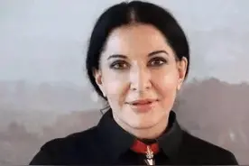 行为艺术之母：麻醉自己6小时任人摆布，结局：意料内的丑陋人性图片