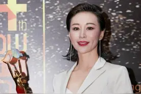 她演了20年坏女人，搭戏胡歌才红，恋爱8年选择裸婚，今生活幸福图片