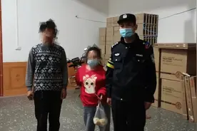 蒲城：一女子深夜在外流浪 暖心民警助其踏上归家路图片
