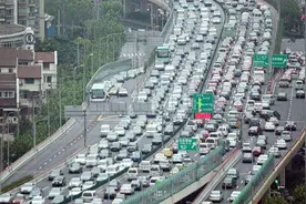 上海调整“外地车牌”限行措施：11月2日起延长高架限行时间图片