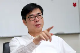 台湾施打AZ疫苗后猝死案频发 陈其迈保证：AZ疫苗和莫得纳一样好图片
