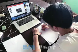 既当摄影师、灯光师，又是化妆师、模特……济南籍武汉大学生的别样“云答辩”图片