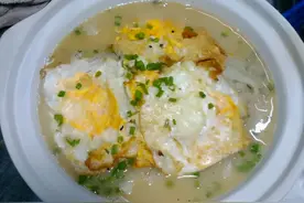 天冷常喝这碗汤，鲜美可口有营养，6块钱煮一大锅，比肉汤还好喝图片