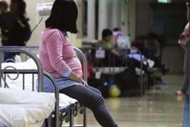 儿子外出务工儿媳怀孕，父亲高兴通知儿子，儿子：挨都没挨过一下图片