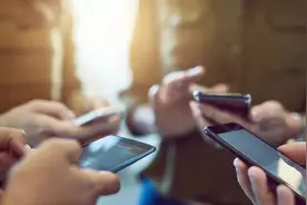 买手机别被厂商忽悠了！咱们不被这四点误导，就能少花冤枉钱图片