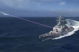 美军首款激光武器曝光，号称瞬间击穿航母，中俄可有何反制手段？图片