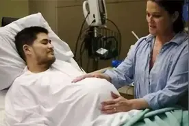 世界第1个怀孕产子的“男人”，3年生下3个孩子图片