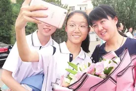每天10点就睡，不补习，高考707进清华，黑龙江状元：坚持做好2点图片