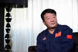 河北首富十亿赞助世界杯，拒成贾跃亭，抵押全部身家还债种菜养鸭图片