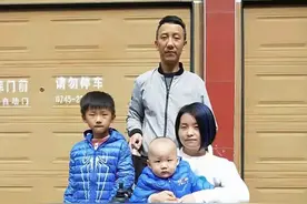 冒险生下儿子的残疾妈妈，6年后再次冒险生二胎，现状让人欣慰图片