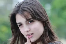 女儿生产那天，女婿的两个举动感动了岳母，获得了一套房的奖励图片