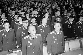 55年授衔，4位兵团级干部为何只授少将？最大争议来自贺晋年图片