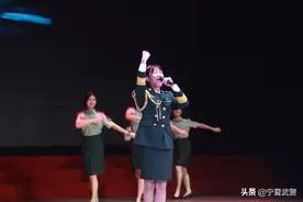 台前幕后，那些你所不知道的女兵们图片