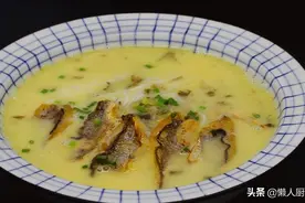去海鲜面店吃饭，最爱吃黄鱼汤面，教你在家复刻这碗面，汤白味鲜图片