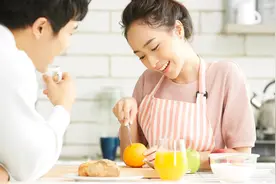丈夫每天夜跑2小时，看到跑步数据后，妻子果断地提出离婚图片