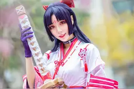 官方认证妖刀姬的腿有多长？当她穿上“人面袜”，直男眼睛都直了图片