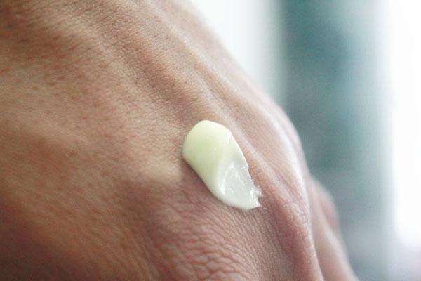 皮肤摸着有很多颗粒像鸡皮疙瘩