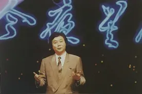 上海台《今夜星辰》主持人叶惠贤，你还记得吗？他最早是说相声的图片