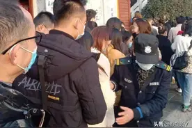 网红打卡地贵阳东山公园人满为患，游园线路改为单向图片