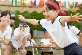 全校13名教师，却没有一个学生！“奇葩学校”真的有必要存在吗？图片