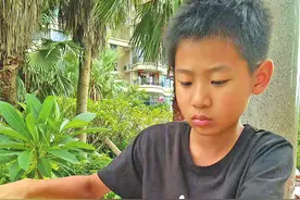 兴宁这名小学生晋升“棋协大师”，系梅州市年龄最小图片