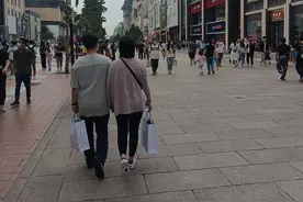 为什么现在的女生玩陌陌的那么多？图片