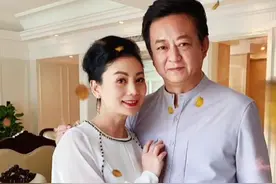 51岁朱军老婆秀恩爱，小鸟依人靠老公怀抱，豪宅内景曝光装修豪华图片