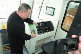 运用多项高新智能技术！成都地铁9号线全自动无人驾驶列车亮相图片