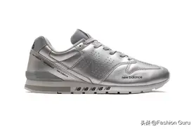 New Balance 经典鞋型 996 全新纯银配色发布图片